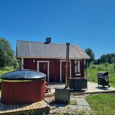 Kotoisa Moekki Paljulla Ja Puusaunalla * Orimattila