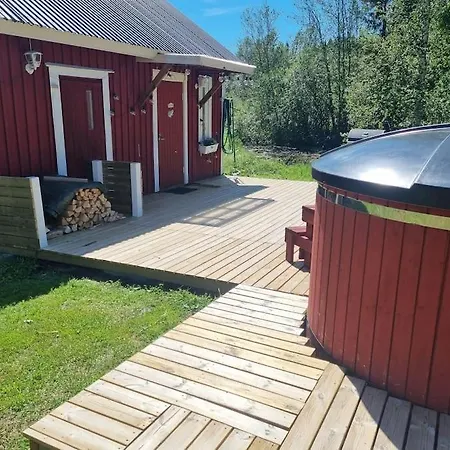 샬레 Kotoisa Moekki Paljulla Ja Puusaunalla *